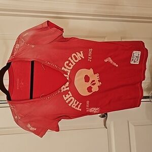 Woman's True Religion T-shirt size L, faded red